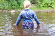 view details of set gm-4w020, Our water-wench soaks her waterproofs
