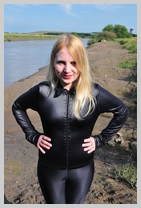  Felicity takes to the mudbanks in full spandex! featuring Felicity, the Serving Wench 