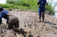 Mud Friends view details of set gm-4m037, Isabeau and Violet Vixen take a mudbath in boilersuits
